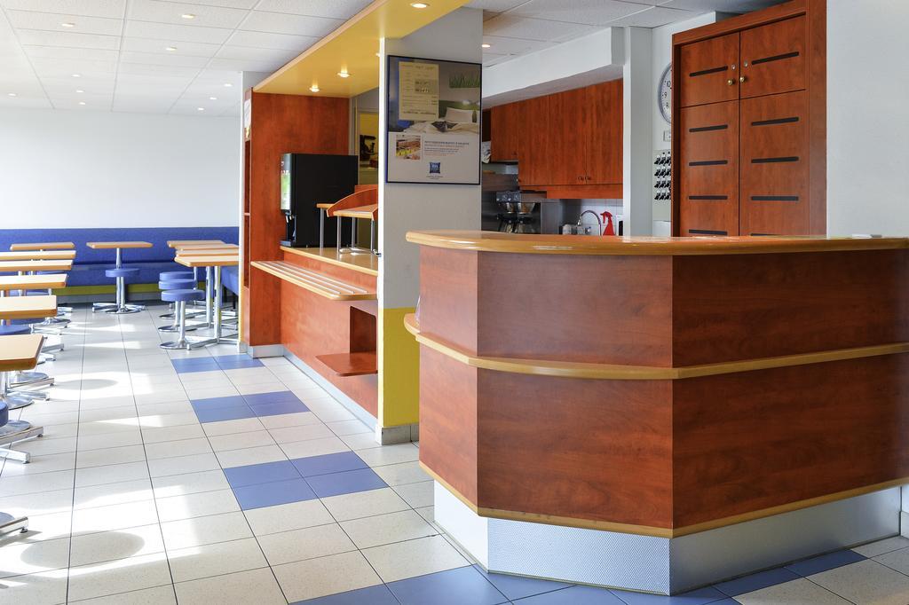 Ibis Budget Orleans Sud Comet Bagian luar foto