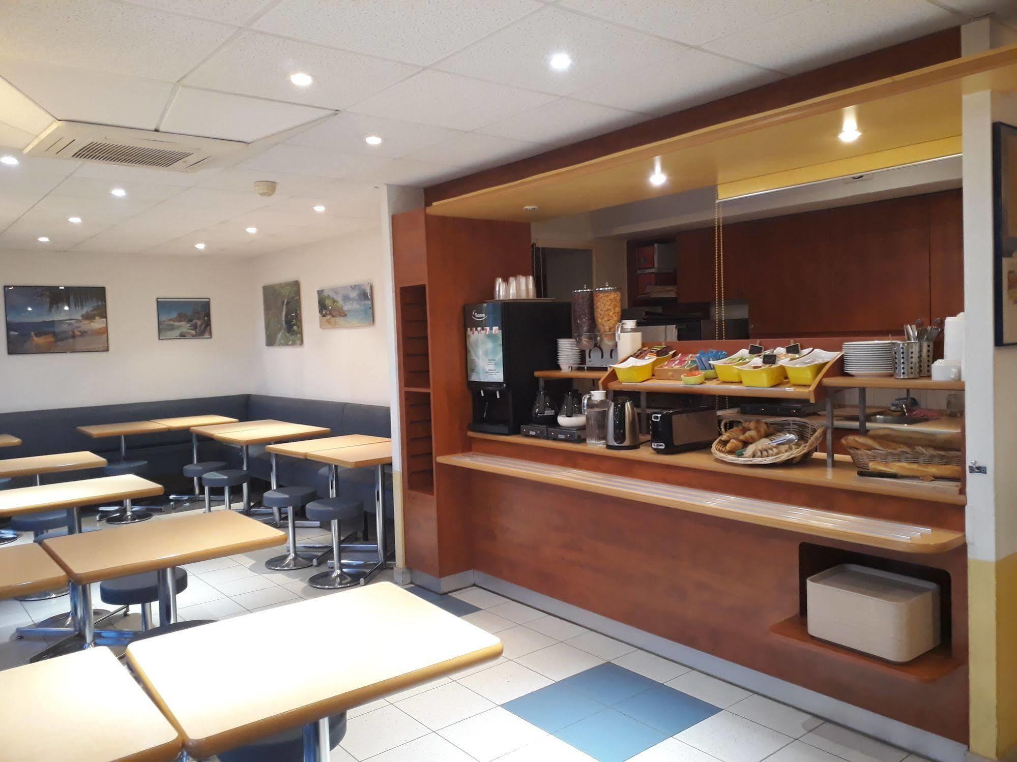 Ibis Budget Orleans Sud Comet Bagian luar foto