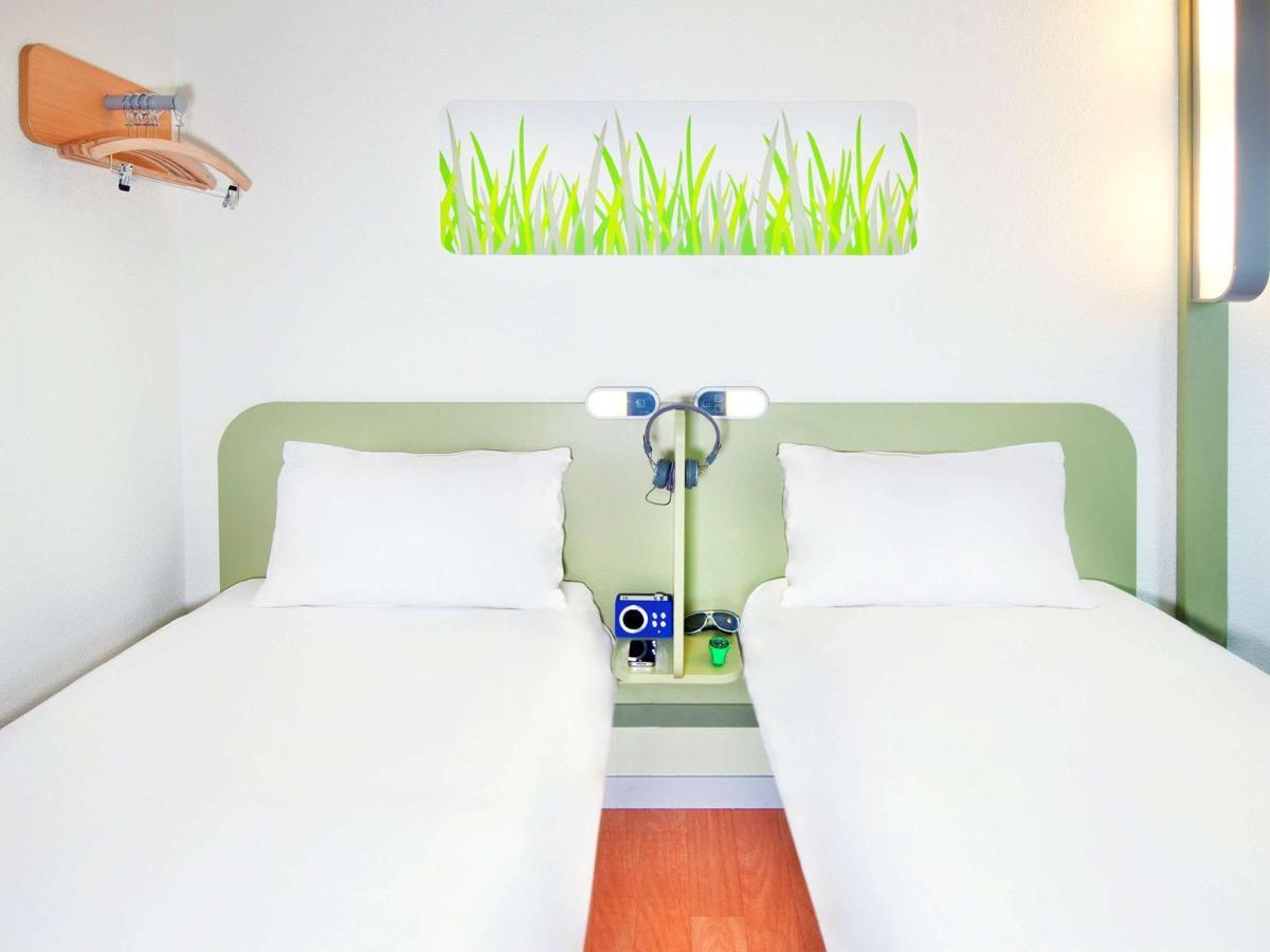 Ibis Budget Orleans Sud Comet Bagian luar foto